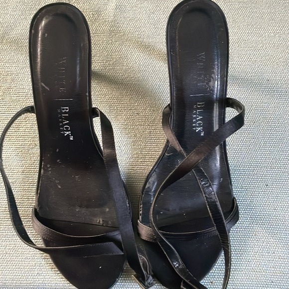 White House Black Market Black  Heels rhinestone buckle and straps 8.5 B - Picture 8 of 9